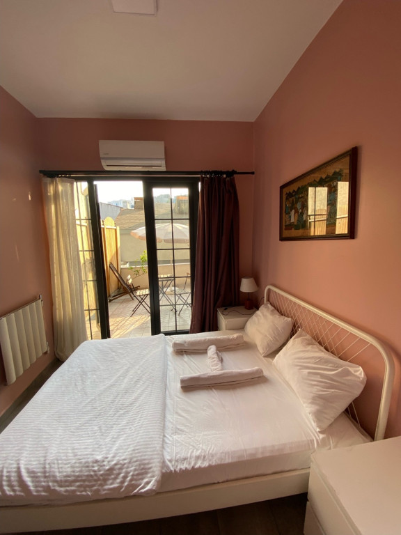 Balkonlu Hostel Odası Geniş Açı