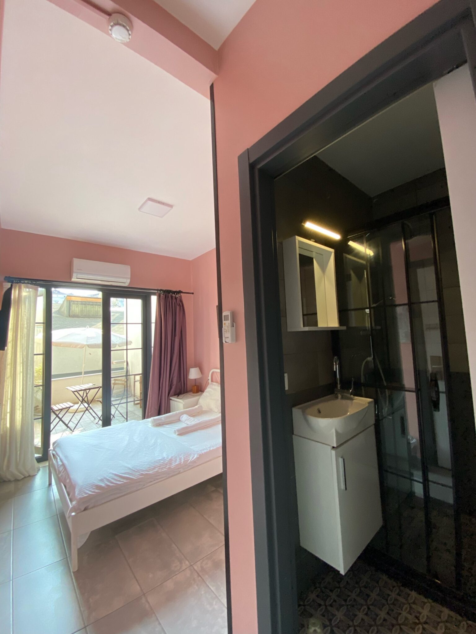 Banyodan Odaya Bakış